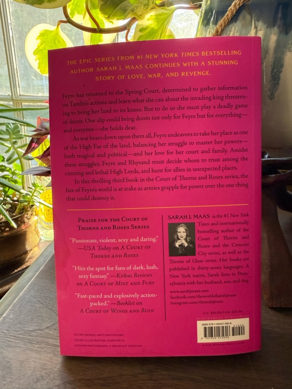 'A Court of Wings and Ruin' - Hot Pink Paperback - Picture 2 of 2